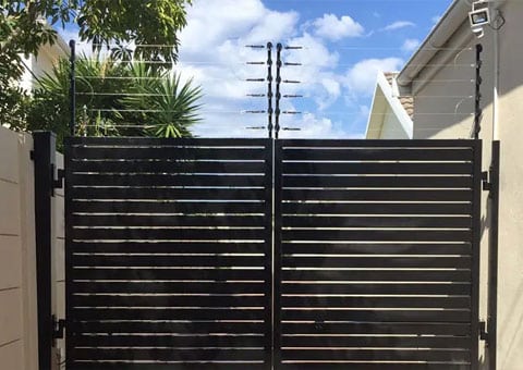 Magnador Made-to-order Steel hinged entrance panel  with Epoxy-Polyester coating