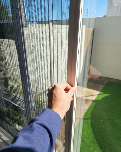 Fly screen (pleated polyester mesh)